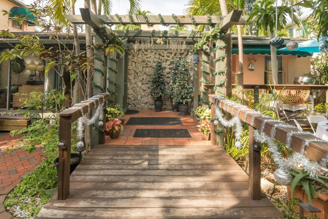 Deluxe Two-Bedroom Apartment with Garden View
