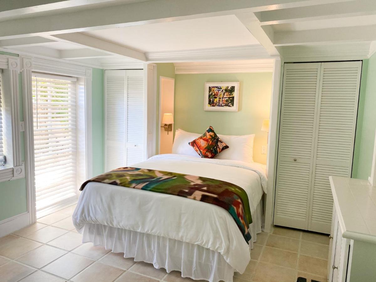 Artist Room,1199593666:JPEG