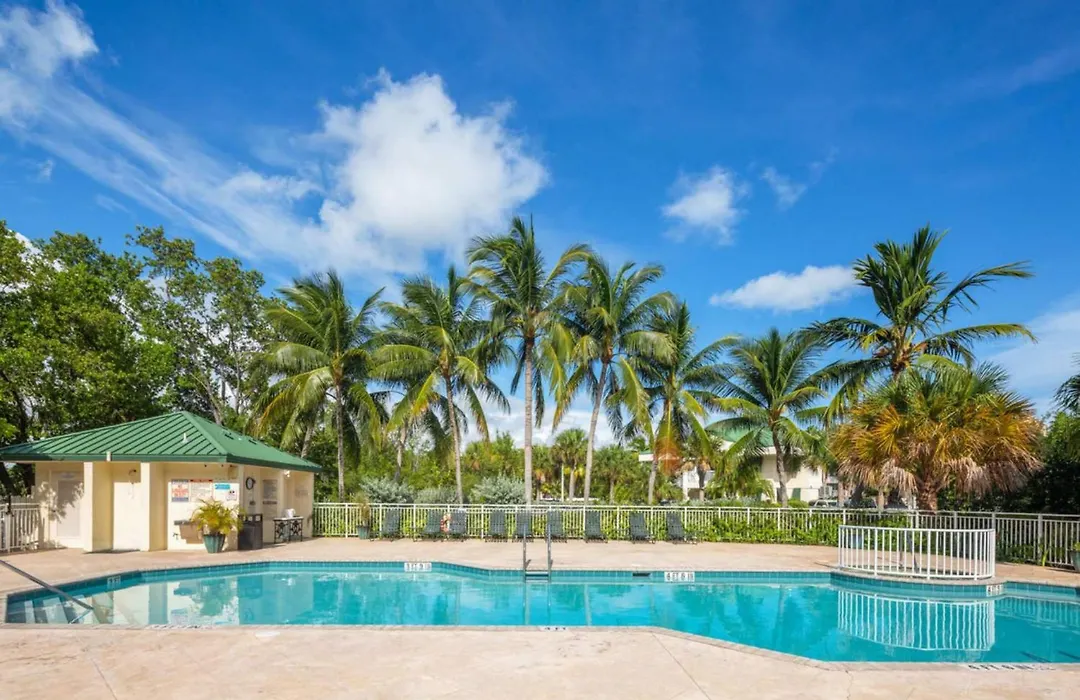 The Trinidad -Pool & Parking-1