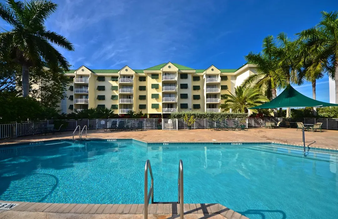 Sunrise Suites Big Kahuna Suite #202-1