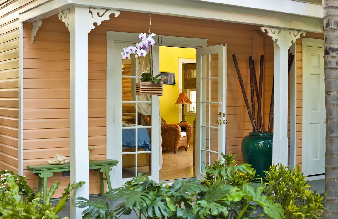 Tropical Inn-1