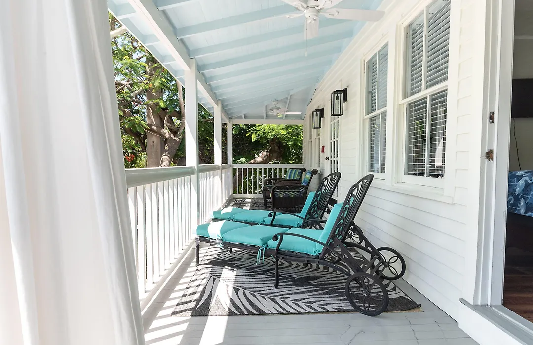 The Porch On Frances Inn - Adults Exclusive-1