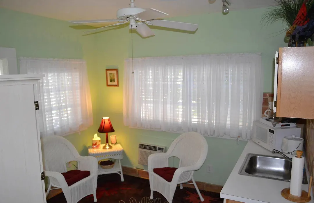 Speakeasy Inn (Adults Only)-1