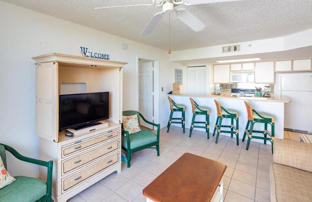 Sunrise Suites Cristobal Suite #411-1