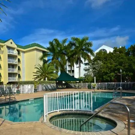 Sunrise Suites By To-3