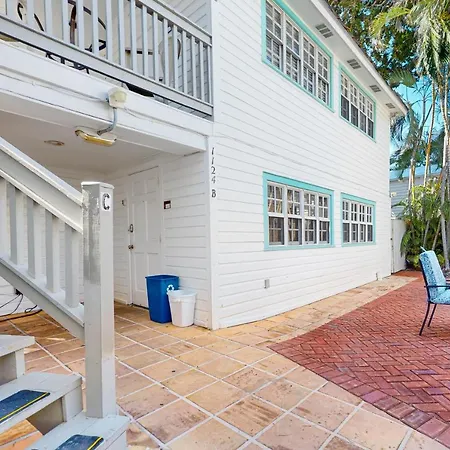 Duval Street Retreat-2