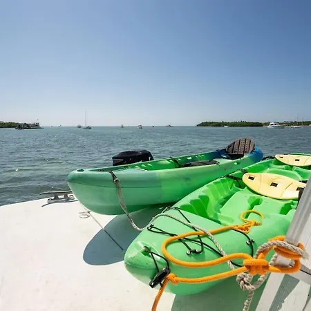 Beautiful Houseboat In Key West-2