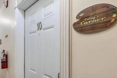Carey'S Corner-3
