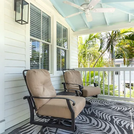 The Porch On Frances Inn - Adults Exclusive-2